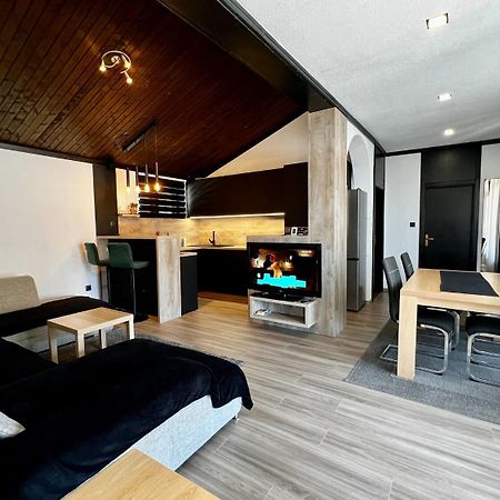 Apartment Denis - Great Location & Large Terrace Makarska Dış mekan fotoğraf